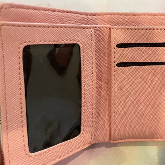 Pink Wallet - Picture 2 of 3
